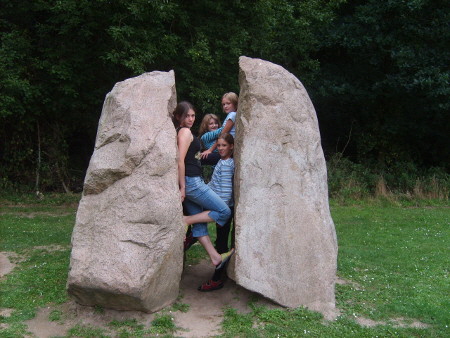  Ein Versteck zwischen einem Riesen-Findling  